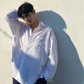 🙊 uomo, camicia bianca, modello, luce solare, coreano telegram sticker