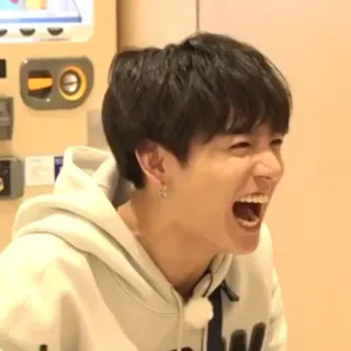 🎭 Jungkook jungkook, bts, kpop, idola, penyanyi, senyum, tertawa, bahagia telegram sticker
