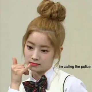 𝙠𝙞𝙢 𝙙𝙖𝙝𝙮𝙪𝙣 ㅡ by @taerastickers whatsapp stickers