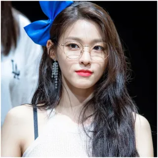 🔮 mujer, retrato, gafas, chica, persona, femenino, coreana, asiática telegram sticker