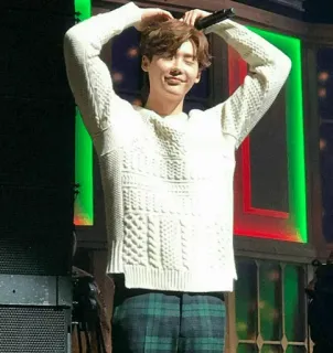 😳 Lee Jong-suk Attore, Coreano, Celebrità, Maglione, Sorriso telegram sticker