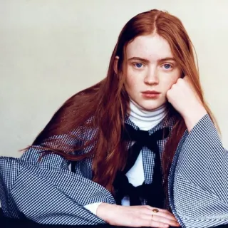 🦥 Sadie Sink sadie sink, actrice, portret, rood haar, mode, beroemdheid whatsapp sticker