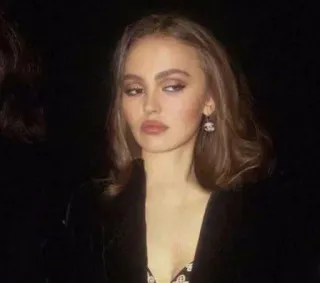 🌟 Lily-Rose Depp Người mẫu, Diễn viên, Người nổi tiếng, Chân dung, Thời trang, Phong cách telegram sticker