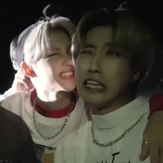 😆 kpop, przyjaciele, słodkie, śmieszne, selfie, portret, uśmiech, przyjaźń telegram sticker