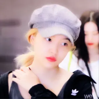 🧢 we mujer, kpop, femenina, asiática, linda telegram sticker