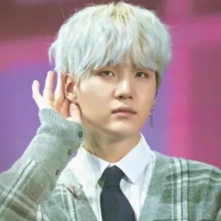 👂 Suga Suga, BTS, K-pop, Min Yoongi, Artista coreano, Celebridade, Cantor whatsapp sticker