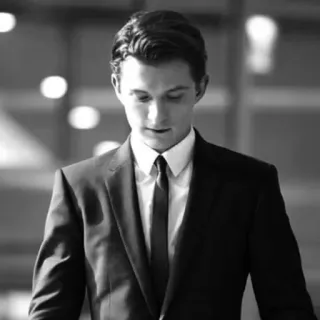 ⚙ Tom Holland actor, hombre, traje, blanco y negro, famoso whatsapp sticker
