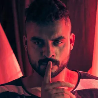 🤫 hombre, dedo, retrato, shhh, silencio, barba whatsapp sticker