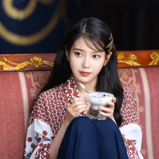 🙂 IU IU, Chanteuse coréenne, Actrice coréenne, K-pop, Célébrité, Asiatique, Femme whatsapp sticker