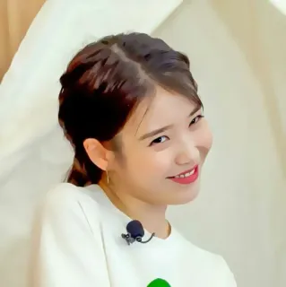 🪜 IU kpop, singer, celebrity, portrait, idol, iu telegram sticker
