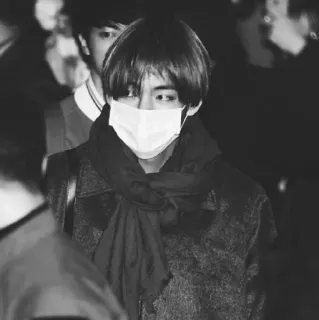 🎲 사람, 마스크, 스카프, 겨울, 흑백, 인물 사진 telegram sticker