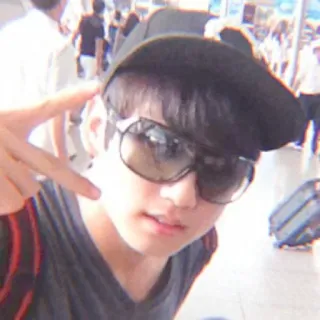 🐇 person, sunglasses, airport, travel, hat, casual, young telegram sticker