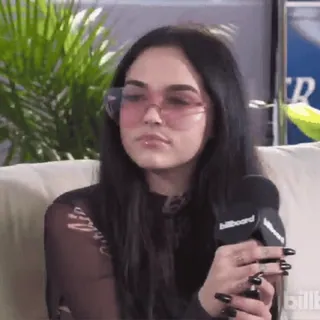 🔹 woman, person, sunglasses, microphone, interview telegram sticker