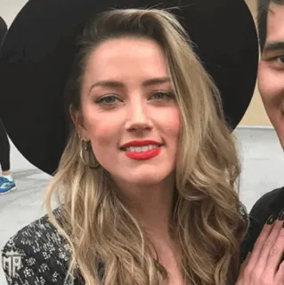 💋 Amber Heard актриса, знаменитость, портрет, женщина, шляпа, человек, блондинка telegram sticker