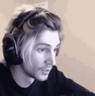 🙃 xQc Gamer, Streamer, xQc, Personalidade online, Fones de ouvido, Twitch telegram sticker