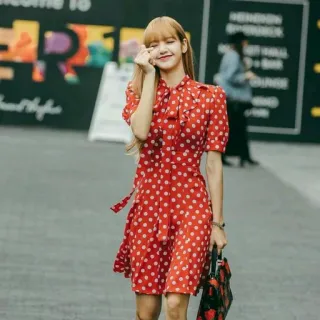 €~× Lisa | @BlackPink_Stickerr4 | telegram stickers