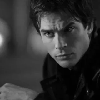 ⚫️ Damon Salvatore The Vampire Diaries 吸血鬼, ポートレイト, 白黒, 男, 俳優, キャラクター telegram sticker