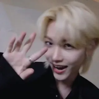 ✋ Felix kpop, idol, singer, stray kids, felix, blonde, wave telegram sticker
