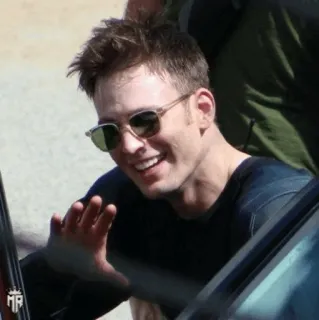 🇺🇸 Chris Evans 배우, 유명인, 크리스 에반스, 할리우드, 선글라스, 미소, 남자, 잘생긴 telegram sticker