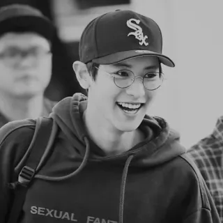 ® SEXUAL FANT texte, personne, sweat à capuche, sourire, lunettes telegram sticker
