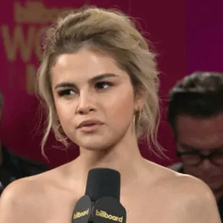 👑 Selena Gomez Selena Gomez, penyanyi, selebriti, wanita, potret, aktris telegram sticker