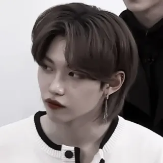 🍩 Felix K-pop, Ídolo, Cantor, Masculino, Asiático, Brincos, Penteado telegram sticker