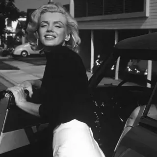🥀 Marilyn Monroe Мэрилин Монро, актриса, классика, черно-белое, винтаж, автомобиль, знаменитость telegram sticker