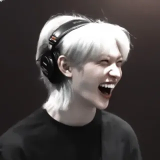🍩 música, fones de ouvido, sorrindo, retrato, pessoa telegram sticker
