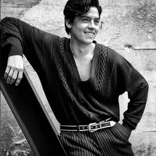 😂 Cole Sprouse aktor, czarno-białe, portret, mężczyzna, celebryta, moda telegram sticker