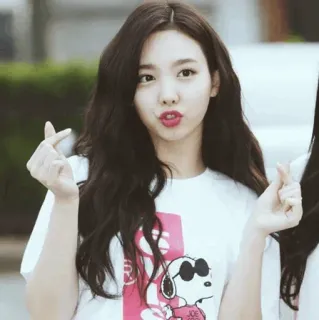 🕸 woman, korean, singer, actress, entertainer, k-pop, heart, korea telegram sticker