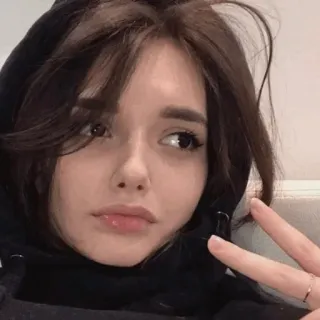 🥺 mujer, chica, sudadera con capucha, morena, retrato, signo de paz telegram sticker