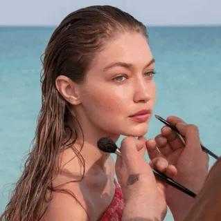 🎗 Gigi Hadid Gigi Hadid, modella, trucco, bellezza telegram sticker