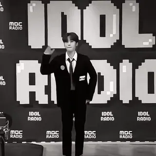 🔪 IDOL RADIO idol, radio, kpop, entertainment, music telegram sticker