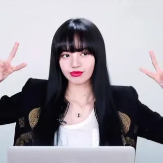 🖤 Lisa Lisa, Blackpink, K-pop, singer, idol, peace sign whatsapp sticker