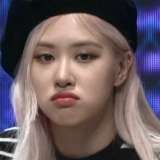 🙁 Rose kpop, rose, певица, blackpink, берет, губки бантиком, айдол telegram sticker