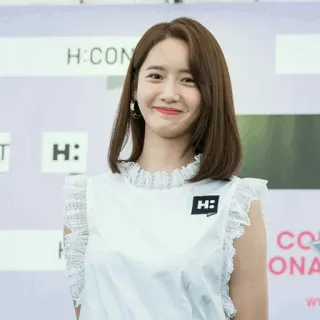 🍸 Yoona Yoona, K-pop, Idol, Cantora, Atriz, Celebridade coreana whatsapp sticker