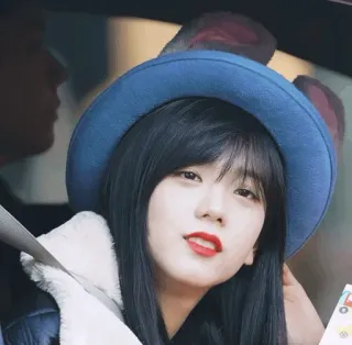 🤍 Jisoo จีซู, Blackpink, เคป็อป, นักร้อง, ไอดอล, หมวก, ภาพเหมือน whatsapp sticker