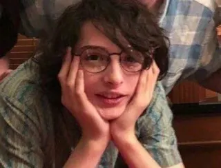 🐈 Finn Wolfhard célébrité, acteur, portrait, finn wolfhard, personne, jeune adulte whatsapp sticker