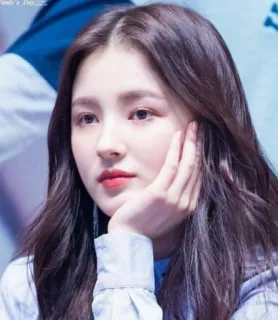 🤔 Nancy selebriti, penyanyi, aktris, kpop, idola whatsapp sticker
