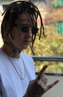 🤘 LDFD personne, lunettes de soleil, dreadlocks, cigarette, tatouages whatsapp sticker