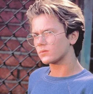 ⚡ River Phoenix Ривер Феникс, актер, очки, портрет, знаменитость, молодой, подросток, кинозвезда telegram sticker