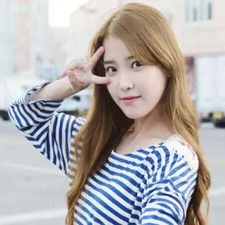 ✌️ 女人, 和平标志, 条纹衬衫, 肖像, 女孩 telegram sticker