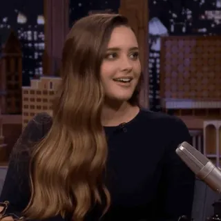 🗝 Katherine Langford attrice, celebrità, ritratto, giovane donna, sorridente whatsapp sticker
