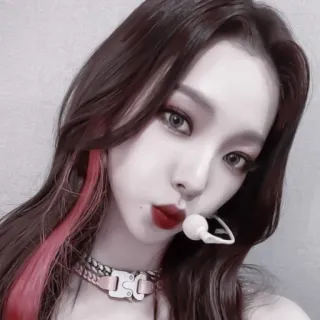 💷 Karina kpop, karina, sängerin, idol, ästhetisch, mädchen, schönheit telegram sticker