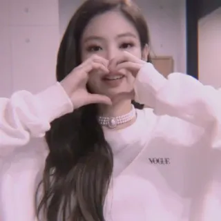 🌹 Vogue người, hàn quốc, phụ nữ, biểu tượng trái tim, vogue, áo len telegram sticker