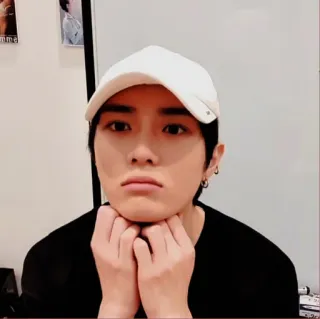 🐻 potret, pria, orang, imut, selfie, kpop whatsapp sticker