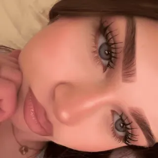 🧺 @wallgif woman, face, portrait, makeup, beauty, aesthetic, close-up telegram sticker