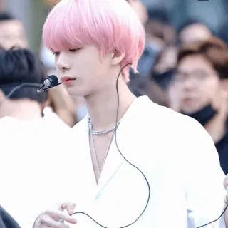 🌩 homme, cheveux roses, kpop, chanteur, idole, homme whatsapp sticker