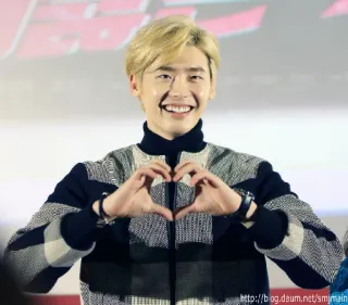 ❤️ Lee Jong-suk attore, cuore, coreano, celebrità, modello, sorriso telegram sticker