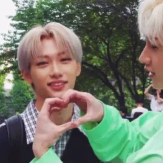 🥰 Felix kpop, felix, serce, miłość, idol, słodki telegram sticker